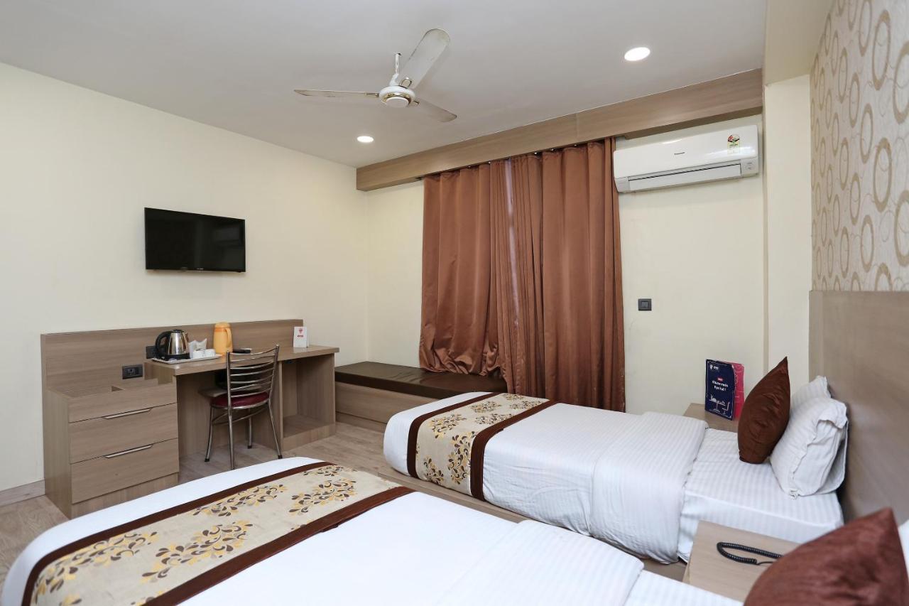 OYO 5663 GS Inn Chinhat Exterior foto
