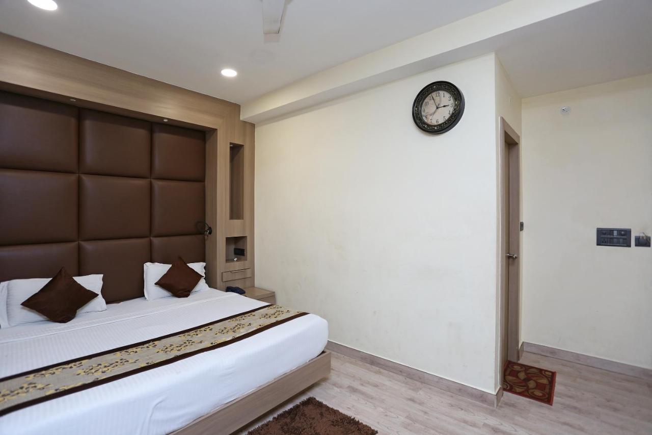 OYO 5663 GS Inn Chinhat Exterior foto