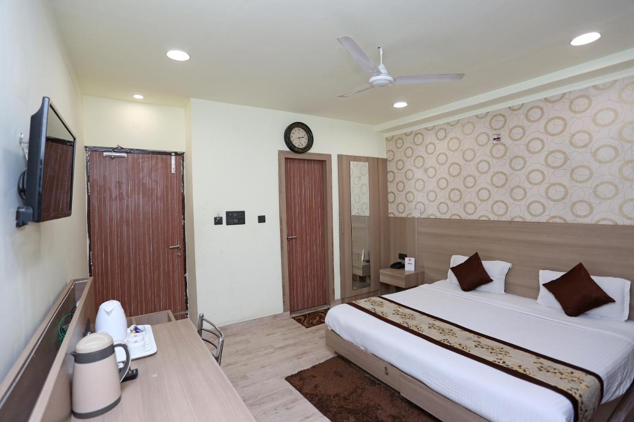 OYO 5663 GS Inn Chinhat Exterior foto