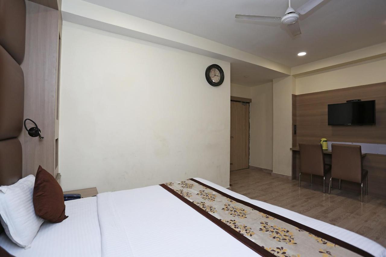 OYO 5663 GS Inn Chinhat Zimmer foto